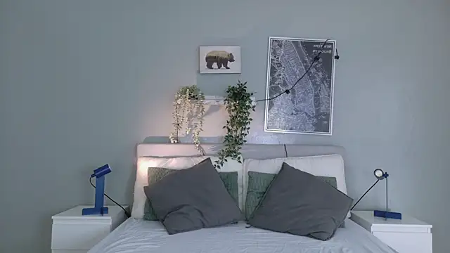 Nickifox   online show from December 2025 07:30:02 PM