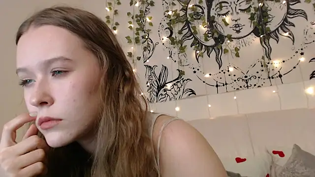 Snapshot of MandyMils chatting on November 2025 03:23:01 PM MandyMils online show from November 2025 03:23:01 PM