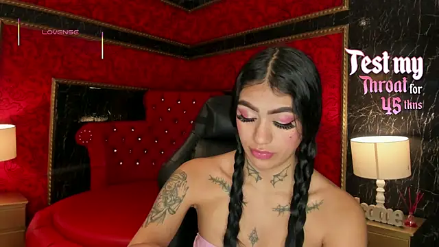 AlexiaCooperr online show from October 2025 01:45:02 PM