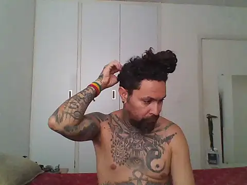 Snapshot of milkydread chatting on November 2025 06:52:01 PM milkydread online show from November 2025 06:52:01 PM