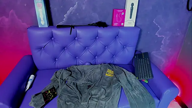 Lili milk20 online show from October 2025 07:04:02 PM