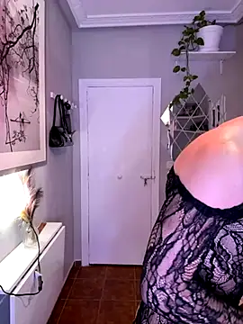 Snapshot of lacattiva chatting on November 2025 08:11:02 PM lacattiva online show from November 2025 08:11:02 PM