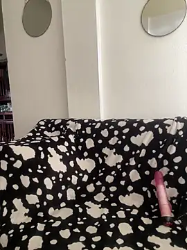 Snapshot of Zara_Bel chatting on October 2025 06:37:01 PM Zara Bel online show from October 2025 06:37:01 PM