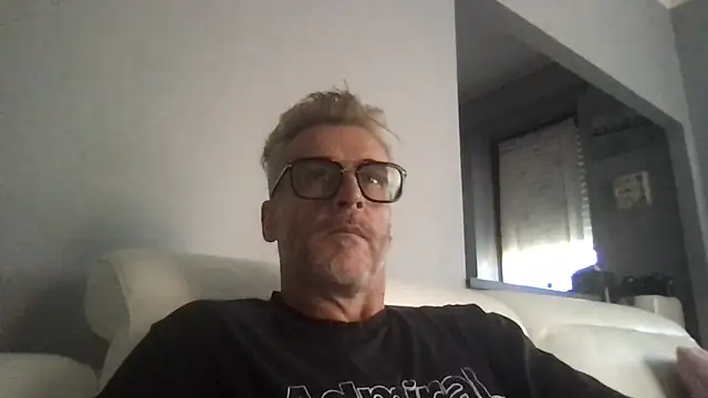 Axl hot online show from June 2026 07:47:02 AM