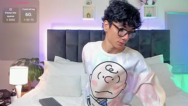 Snapshot of Phillicious__ chatting on October 2025 09:35:01 PM Phillicious online show from October 2025 09:35:01 PM