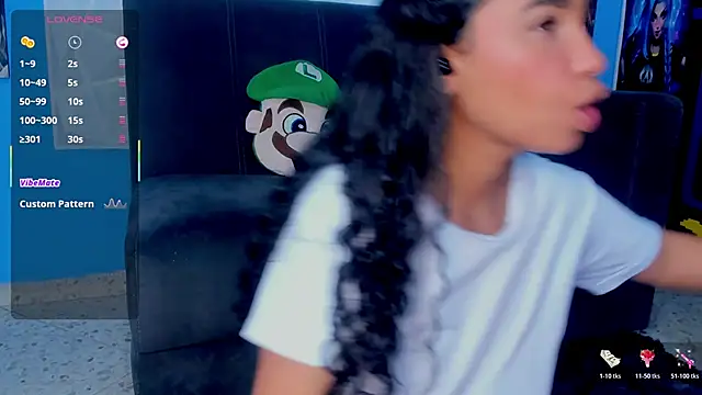 Snapshot of KhateAndersson chatting on November 2025 07:01:02 PM KhateAndersson online show from November 2025 07:01:02 PM