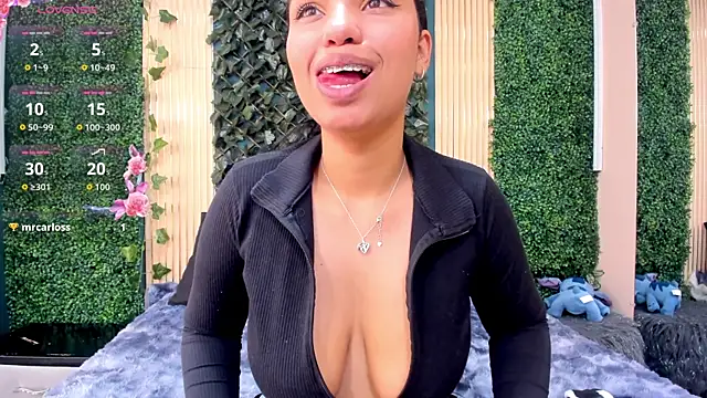 Snapshot of KhateAndersson chatting on December 2025 08:14:01 PM KhateAndersson online show from December 2025 08:14:01 PM