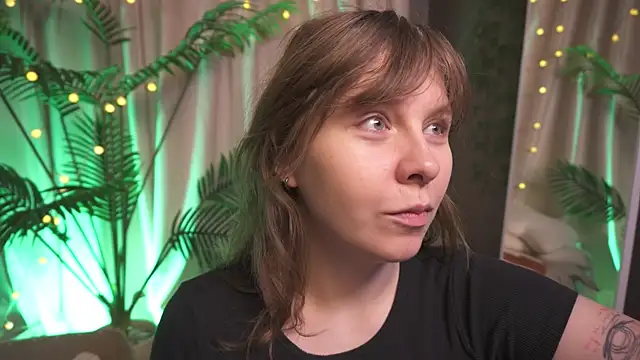 Snapshot of Sense_Of_Rosemary chatting on December 2025 05:36:02 AM Sense Of Rosemary online show from December 2025 05:36:02 AM