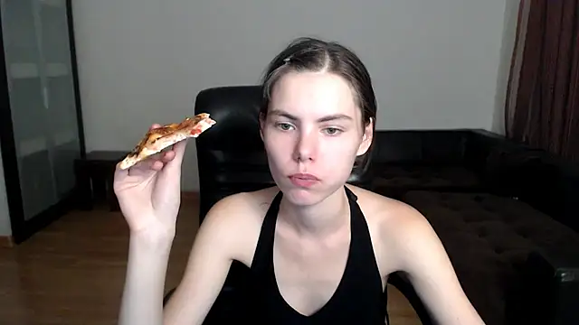 Snapshot of AmelieReve chatting on September 2025 04:43:01 PM AmelieReve online show from September 2025 04:43:01 PM