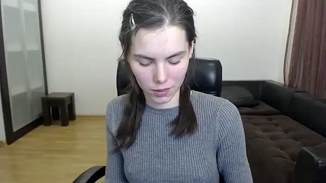 Snapshot of AmelieReve chatting on October 2025 05:15:02 PM AmelieReve online show from October 2025 05:15:02 PM