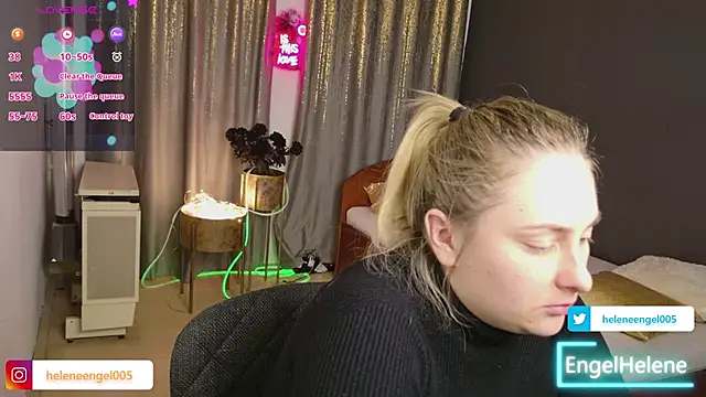 SuzyMiu online show from March 2026 02:34:01 PM