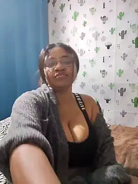 Snapshot of Avannay chatting on October 2025 12:43:01 AM Avannay online show from October 2025 12:43:01 AM