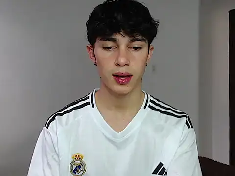 john vichenso online show from September 2025 09:08:02 PM