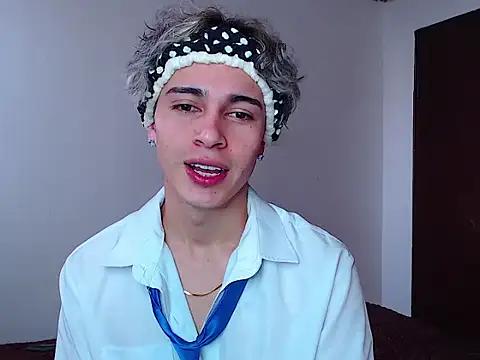 john vichenso online show from October 2025 09:38:02 PM