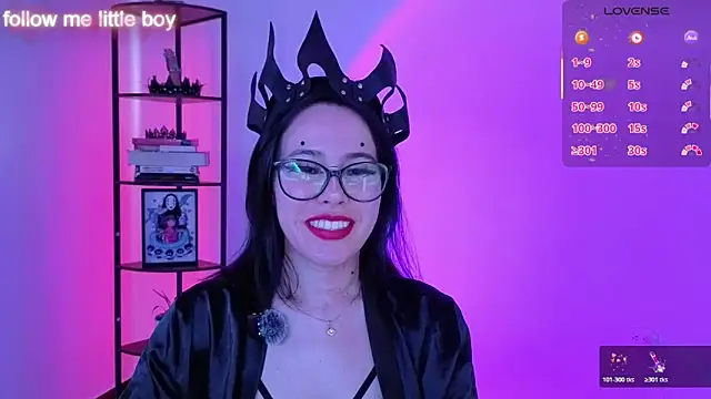 Snapshot of girldom chatting on February 2026 06:03:01 PM girldom online show from February 2026 06:03:01 PM