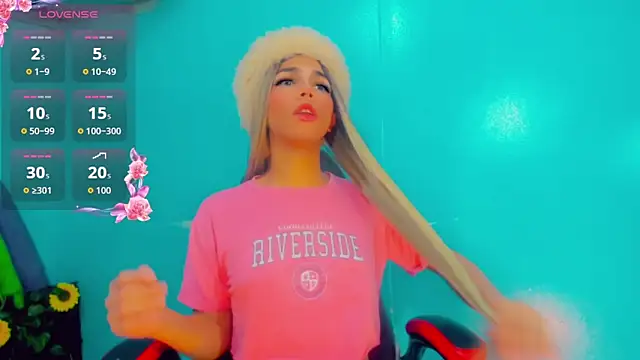 Britany montiel online show from November 2025 07:12:01 PM