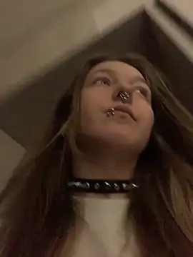 Snapshot of VesnaCrystal chatting on November 2025 03:17:02 PM VesnaCrystal online show from November 2025 03:17:02 PM