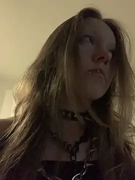 Snapshot of VesnaCrystal chatting on December 2025 06:40:01 AM VesnaCrystal online show from December 2025 06:40:01 AM