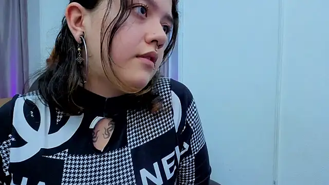 Niaa Stark online show from April 2026 08:22:01 PM