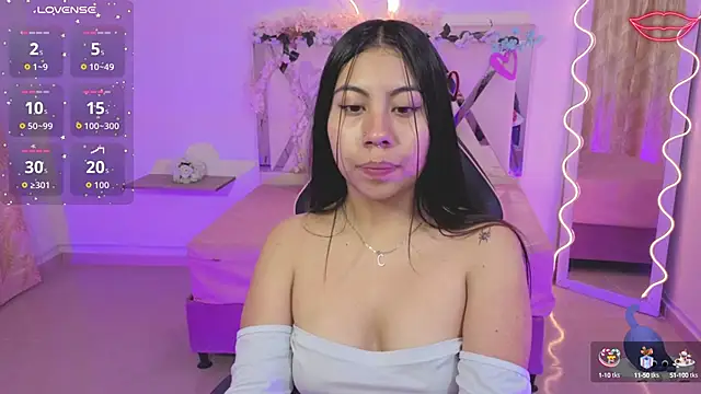 ZURY TAY online show from October 2025 11:41:02 AM