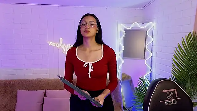 artemiss tay online show from September 2025 07:14:02 PM