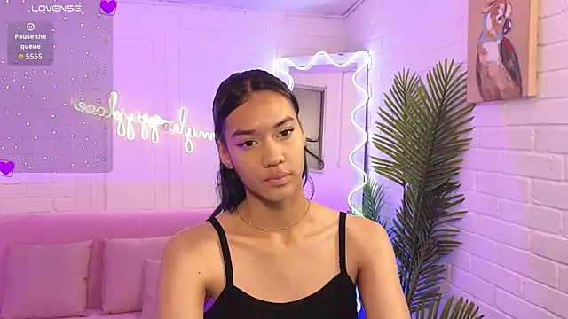 artemiss tay online show from October 2025 07:05:01 PM