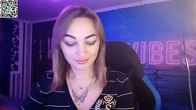 Snapshot of Blonde_Temptation chatting on October 2025 12:39:02 PM Blonde Temptation online show from October 2025 12:39:02 PM