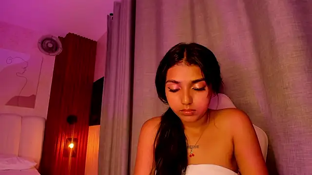 Jessgarcia  online show from October 2025 11:05:01 AM