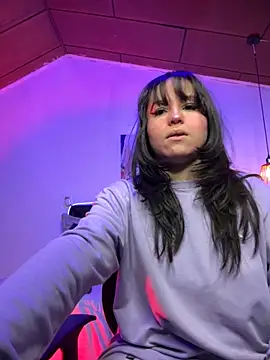 Eymmy 24 online show from October 2025 02:11:02 AM