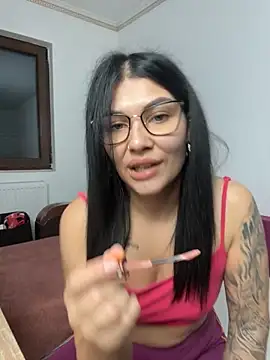 Snapshot of MiaKiittyy chatting on October 2025 04:38:02 PM MiaKiittyy online show from October 2025 04:38:02 PM