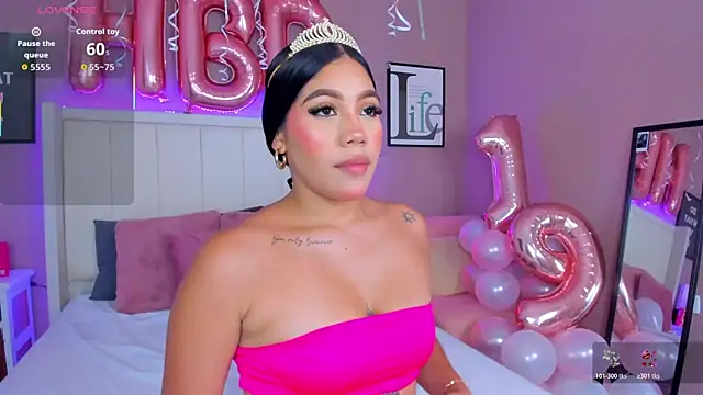 sarahyessica online show from May 2026 07:30:02 PM