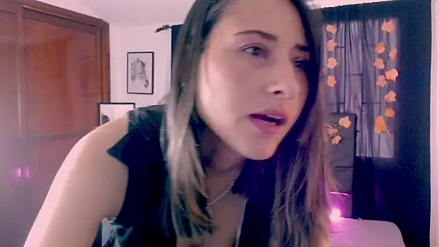 Snapshot of Sofia-mel chatting on September 2025 03:39:01 PM Sofia-mel online show from September 2025 03:39:01 PM