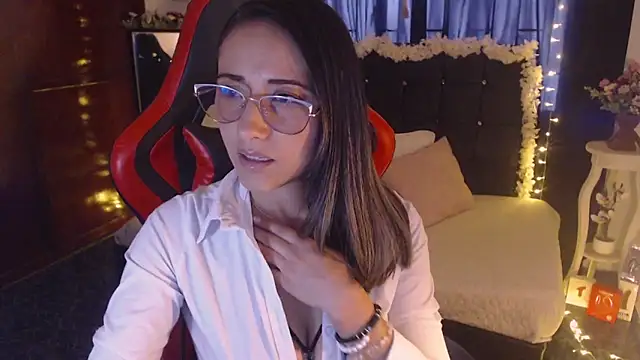 Snapshot of Sofia-mel chatting on October 2025 02:50:01 PM Sofia-mel online show from October 2025 02:50:01 PM