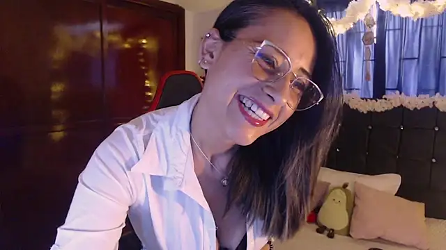 Snapshot of Sofia-mel chatting on October 2025 08:53:02 PM Sofia-mel online show from October 2025 08:53:02 PM