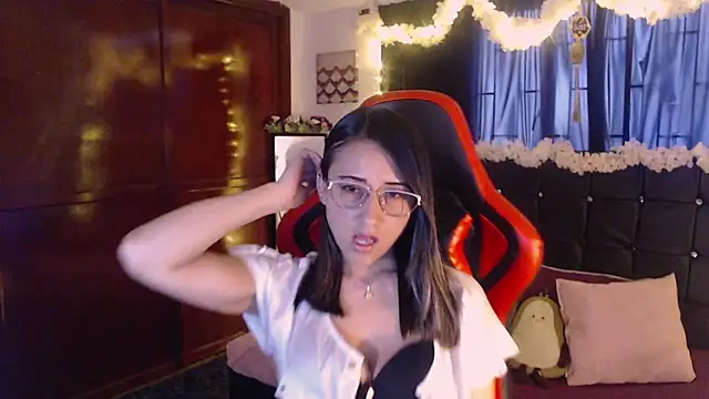 Snapshot of Sofia-mel chatting on October 2025 07:30:02 PM Sofia-mel online show from October 2025 07:30:02 PM