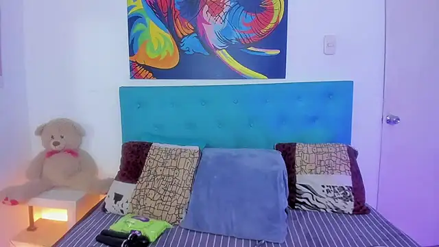 neferet opal online show from October 2025 02:08:02 AM