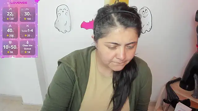 TifanyAmazinng online show from October 2025 12:22:02 PM