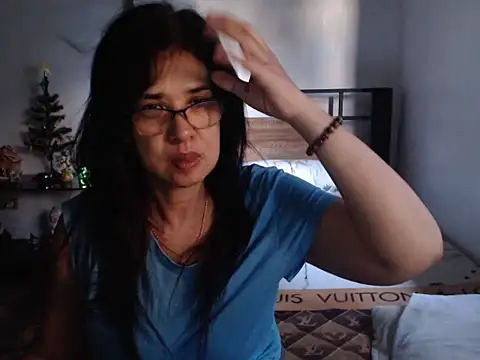 Prettysweetmum online show from May 2026 10:25:02 PM