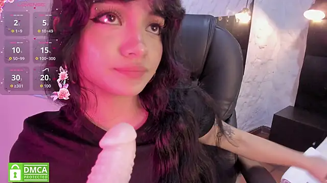 Snapshot of Darky_Doll chatting on April 2026 01:11:02 AM Darky Doll online show from April 2026 01:11:02 AM
