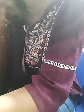 Aarti-kumri online show from October 2025 05:27:01 AM