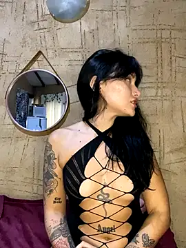 Snapshot of jepetitoiseau chatting on October 2025 07:03:01 PM jepetitoiseau online show from October 2025 07:03:01 PM