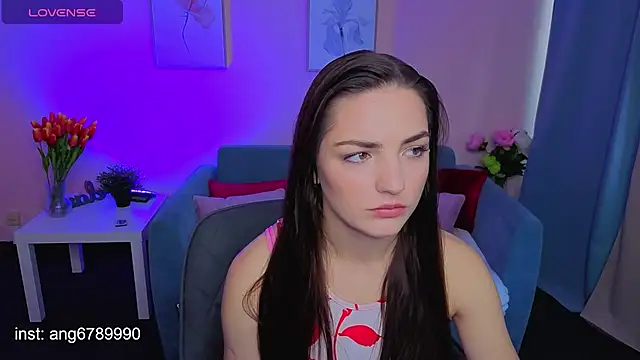 Snapshot of MyEllaLuvs chatting on October 2025 01:30:01 PM MyEllaLuvs online show from October 2025 01:30:01 PM