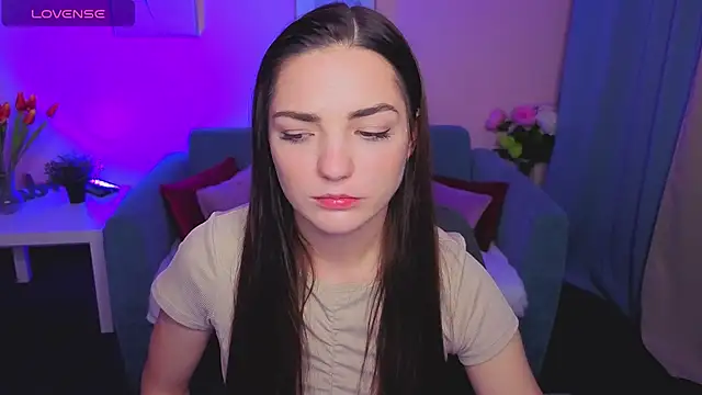 Snapshot of MyEllaLuvs chatting on October 2025 08:18:02 PM MyEllaLuvs online show from October 2025 08:18:02 PM