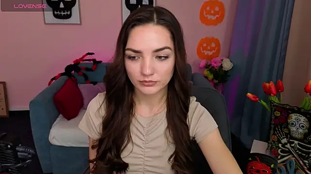 Snapshot of MyEllaLuvs chatting on October 2025 09:28:02 PM MyEllaLuvs online show from October 2025 09:28:02 PM