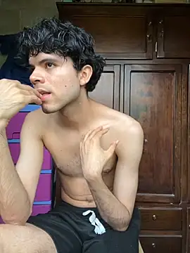 Axel-Mejia online show from November 2025 12:59:02 PM