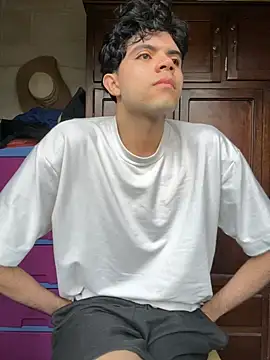 Axel-Mejia online show from November 2025 12:56:01 PM