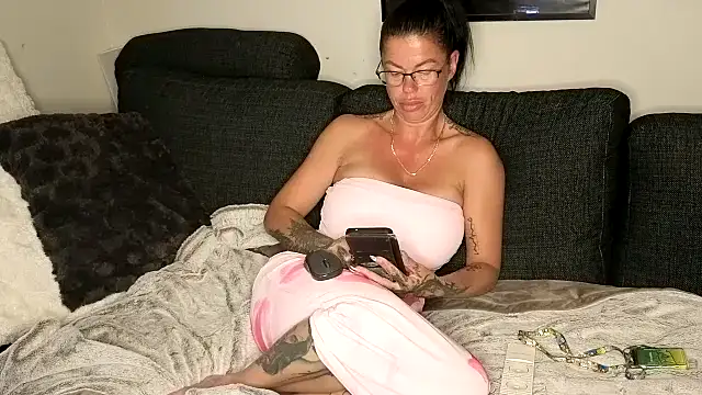 sexygilf82 online show from June 2026 07:36:01 PM