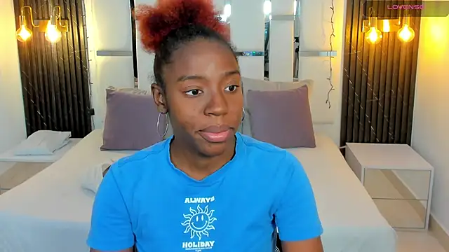  emma willliams  online show from December 2025 01:39:02 PM