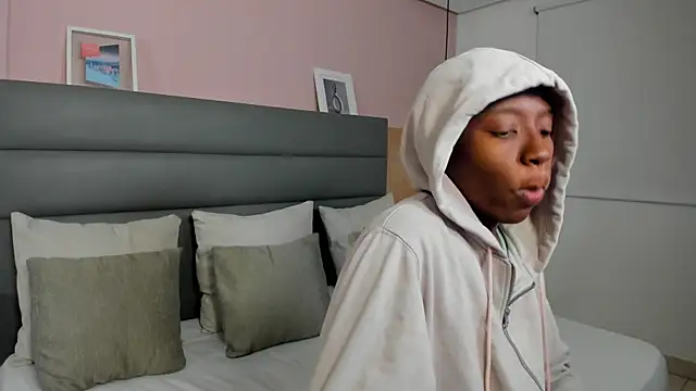  emma willliams  online show from February 2026 01:47:01 PM