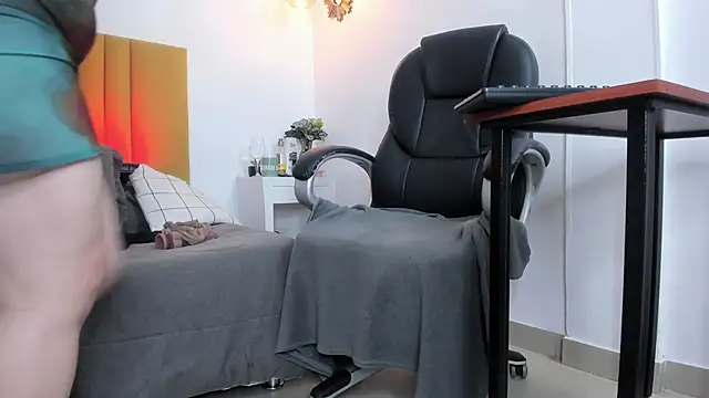 Snapshot of freya_26 chatting on January 2026 04:01:02 PM freya 26 online show from January 2026 04:01:02 PM